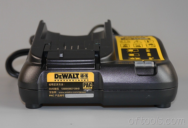 14、得伟（DEWALT）DCD700CK2-A9充电器