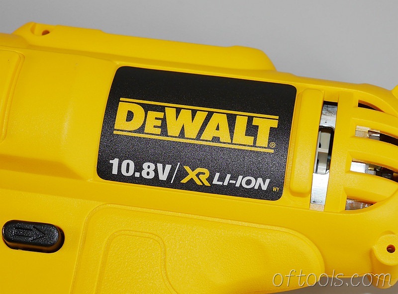 25、得伟（DEWALT）DCD700主机品牌logo