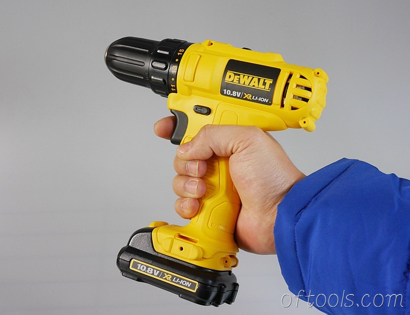 40、得伟（DEWALT）DCD700 手持感